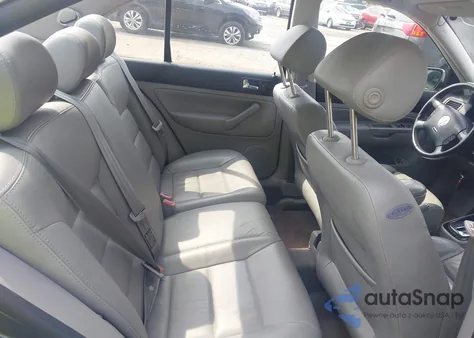 2004 Volkswagen Jetta Gli 1.8T/Gls 1.8T from USA, damaged, VIN 3VWSE69M24M018597